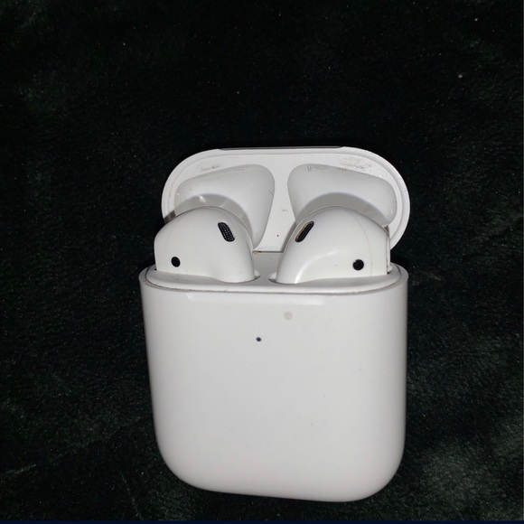 AirPod gen 2 - Picture 1 of 3